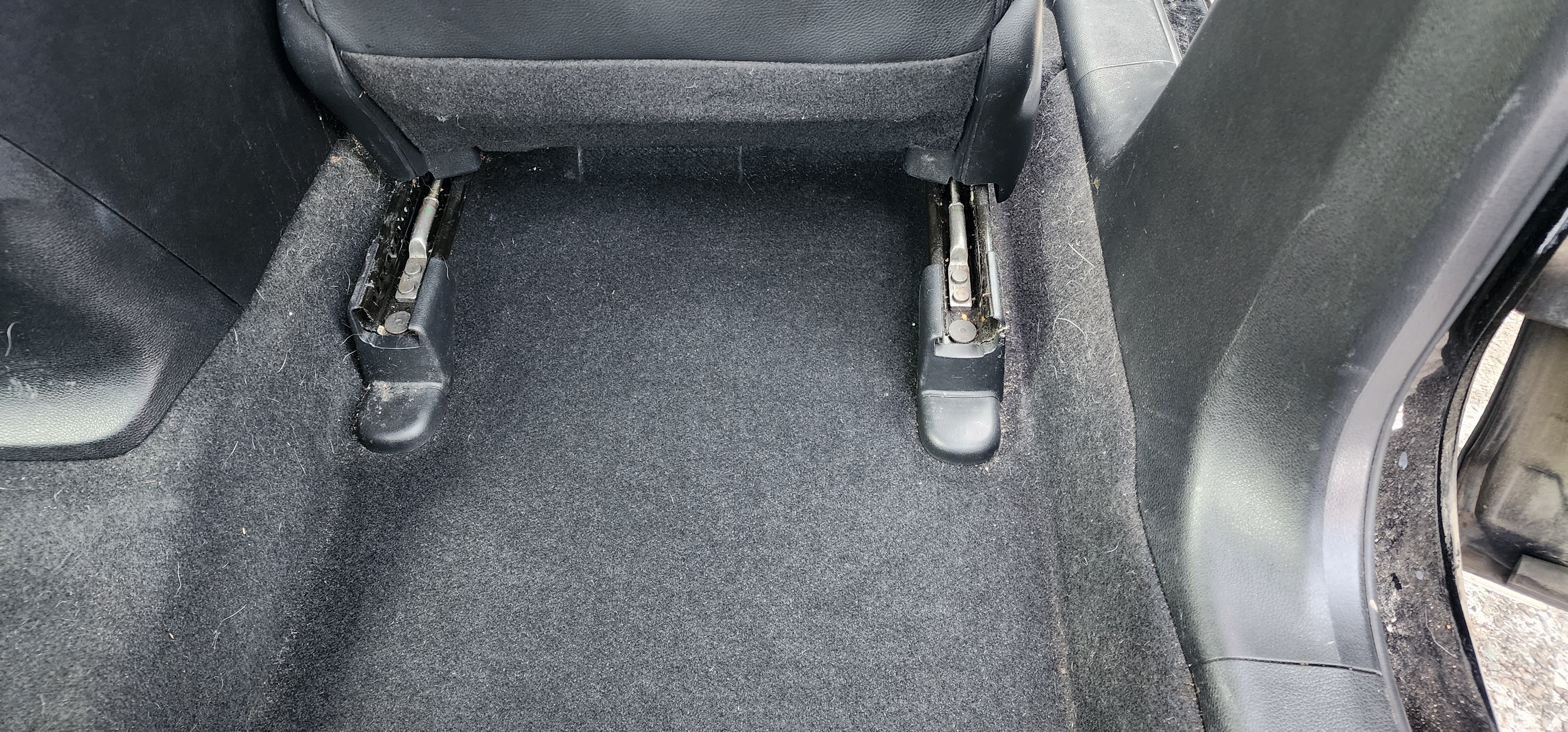 Rear-R, Carpeting After